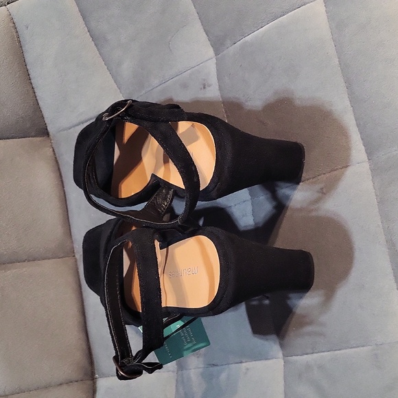 MAURICE'S BLACK OLIVIA HEELS. SIZE 6/ NWT - Picture 3 of 5